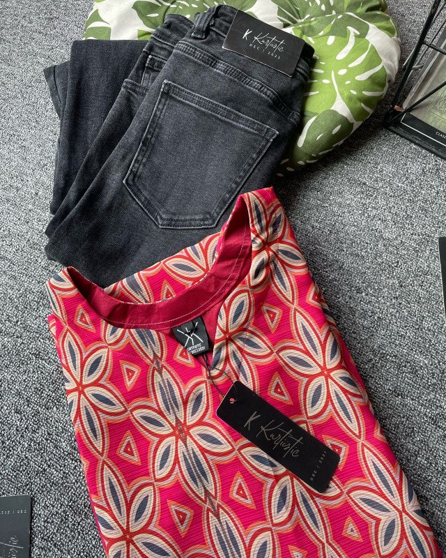 kurtiistic White Gold kurti w/ jeans - Base color: Raspberry Pink ? Print colors: Off-white, Navy Blue, Mustard & Peach geometric motifs