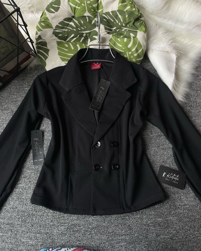 kurtiistic spandax premium crop coat - BLVCK