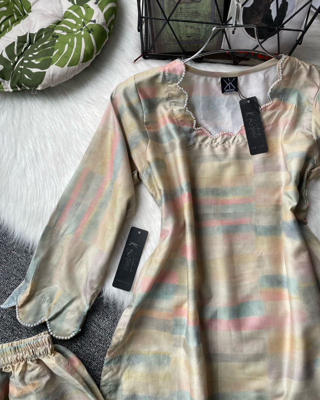 Pastel abstract printed kurti set – minimal, soothing & effortlessly stylish.