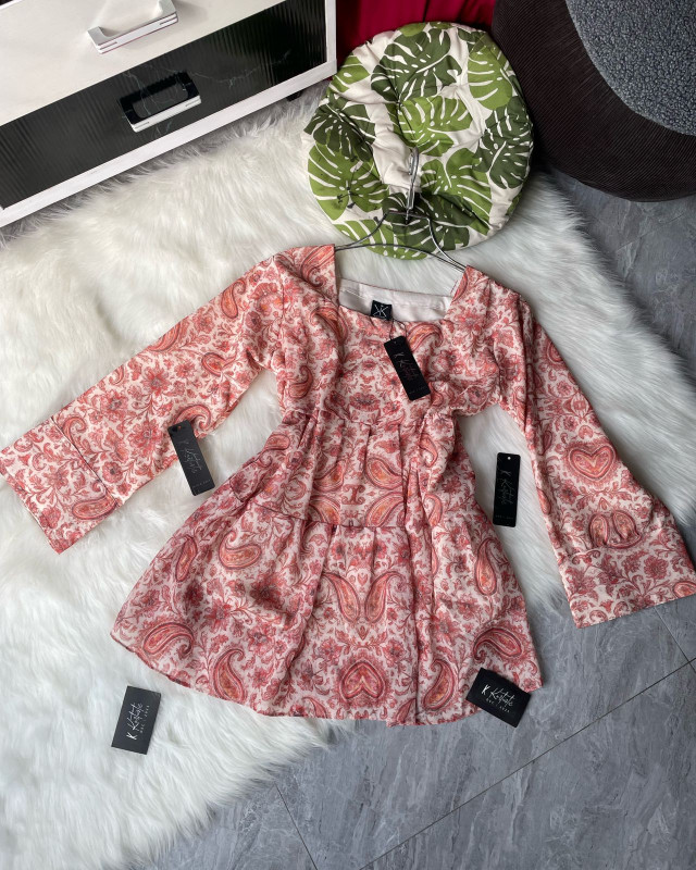NOR-E-AFZA ( intricate paisley pattern in shades of red, peach, and muted orange. ) - variat