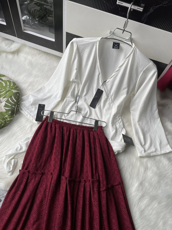 kurtiistic - RUHANI ( WHITE & MAROON)