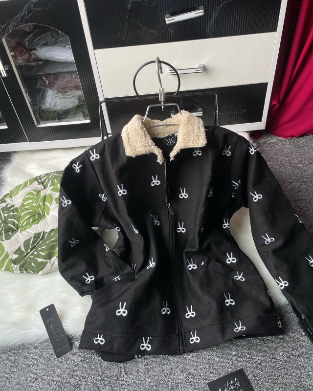 Color : Black | Embroidered Fleece Zip Jacket / Floral Embroidery Winter Jacket