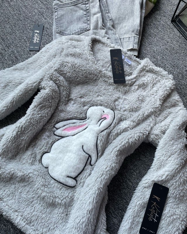 winter sweatshirt w/jeans -  Light Ash Grey / Soft Grey.